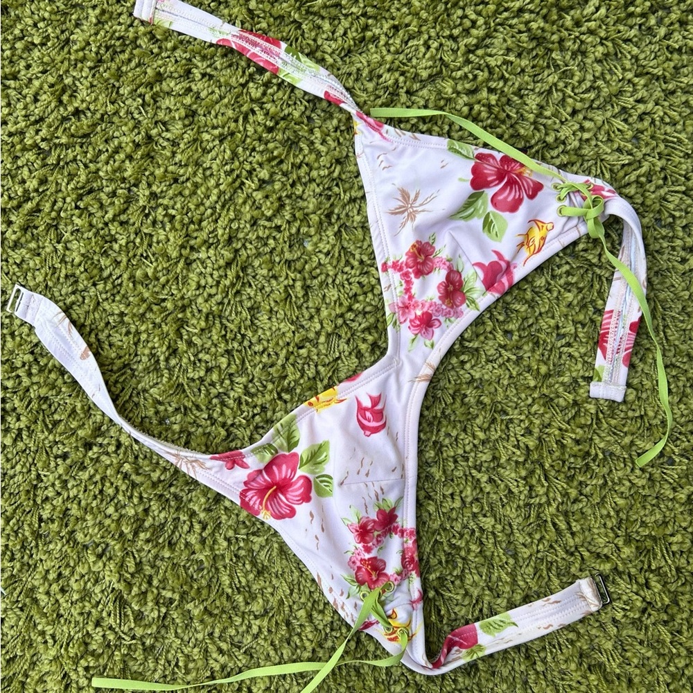 Vintage Tommy Hilfiger Bikini Top - Medium- Light Pink with Floral pattern